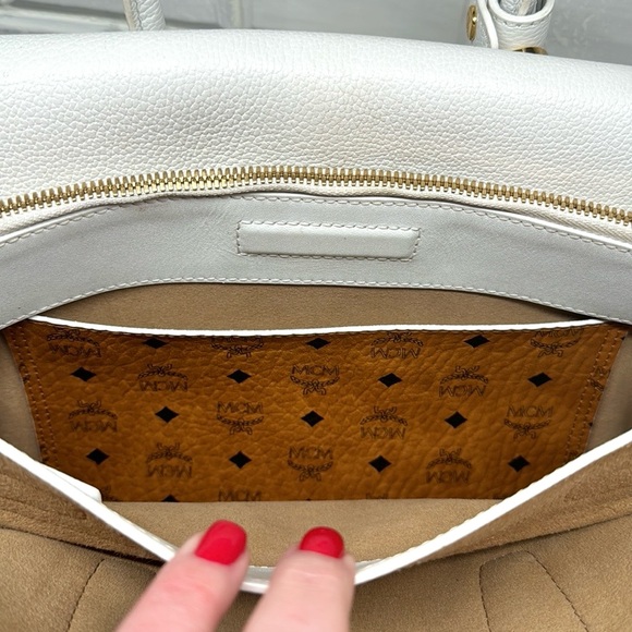 MCM Milla Tote - Picture 9 of 9